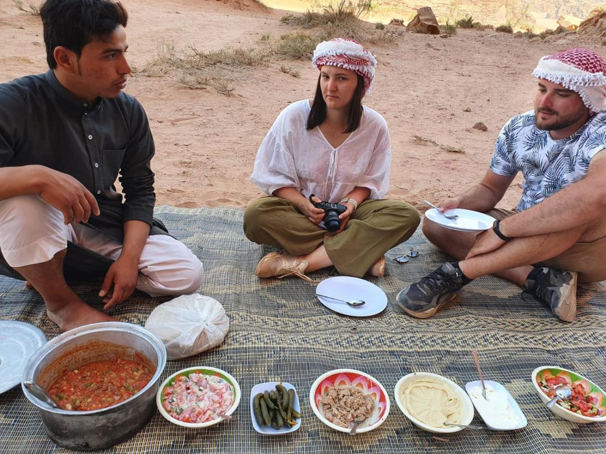 Hotel Bedouin Tours Camp à Wadi Rum Extérieur photo
