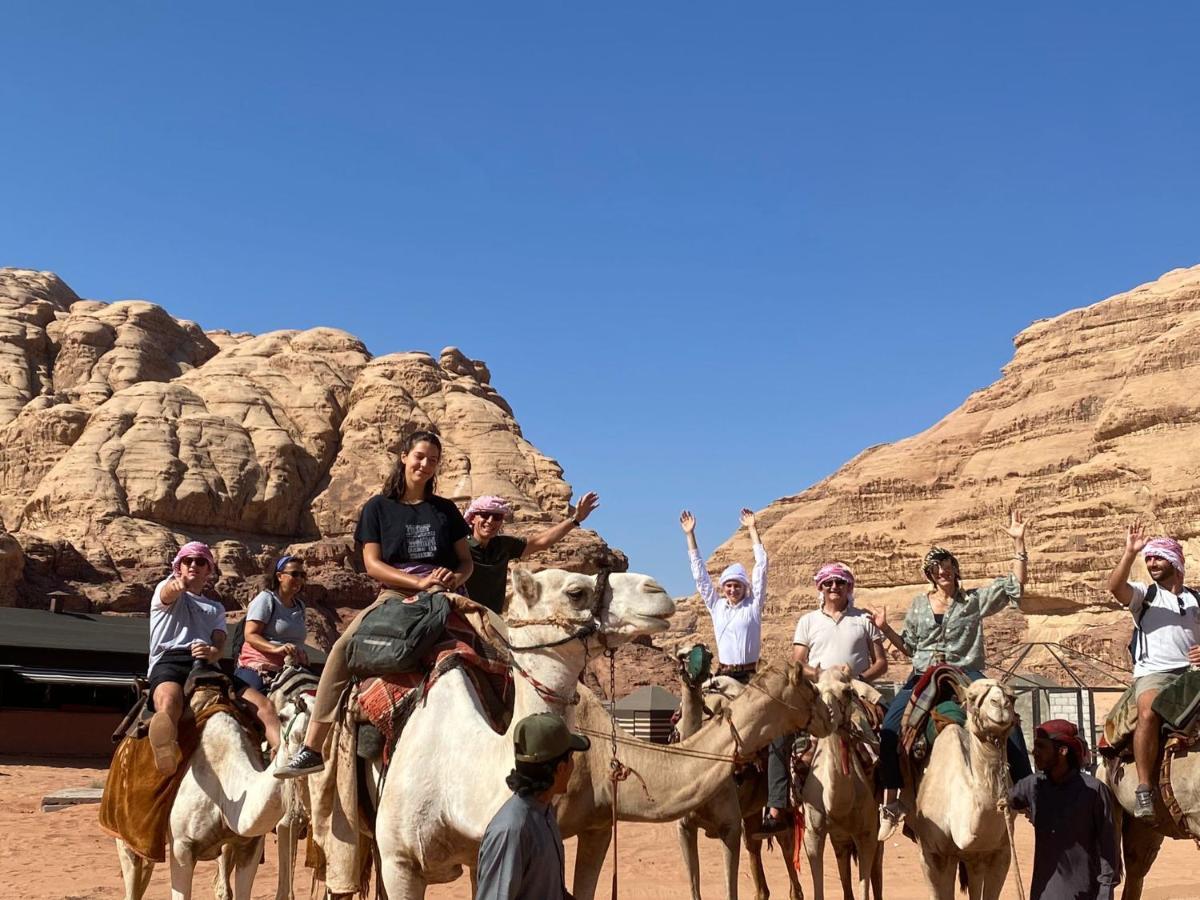 Hotel Bedouin Tours Camp à Wadi Rum Extérieur photo