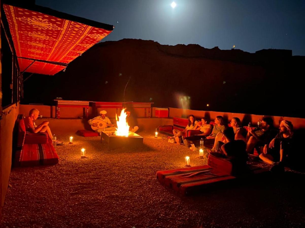 Hotel Bedouin Tours Camp à Wadi Rum Extérieur photo