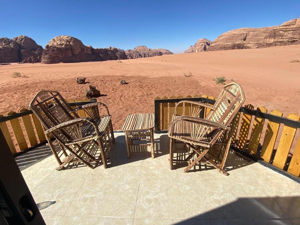 Hotel Bedouin Tours Camp à Wadi Rum Extérieur photo