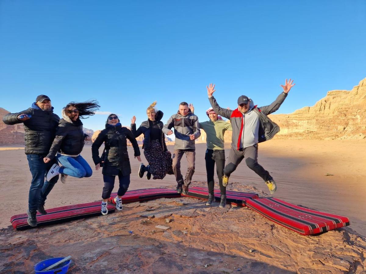 Hotel Bedouin Tours Camp à Wadi Rum Extérieur photo