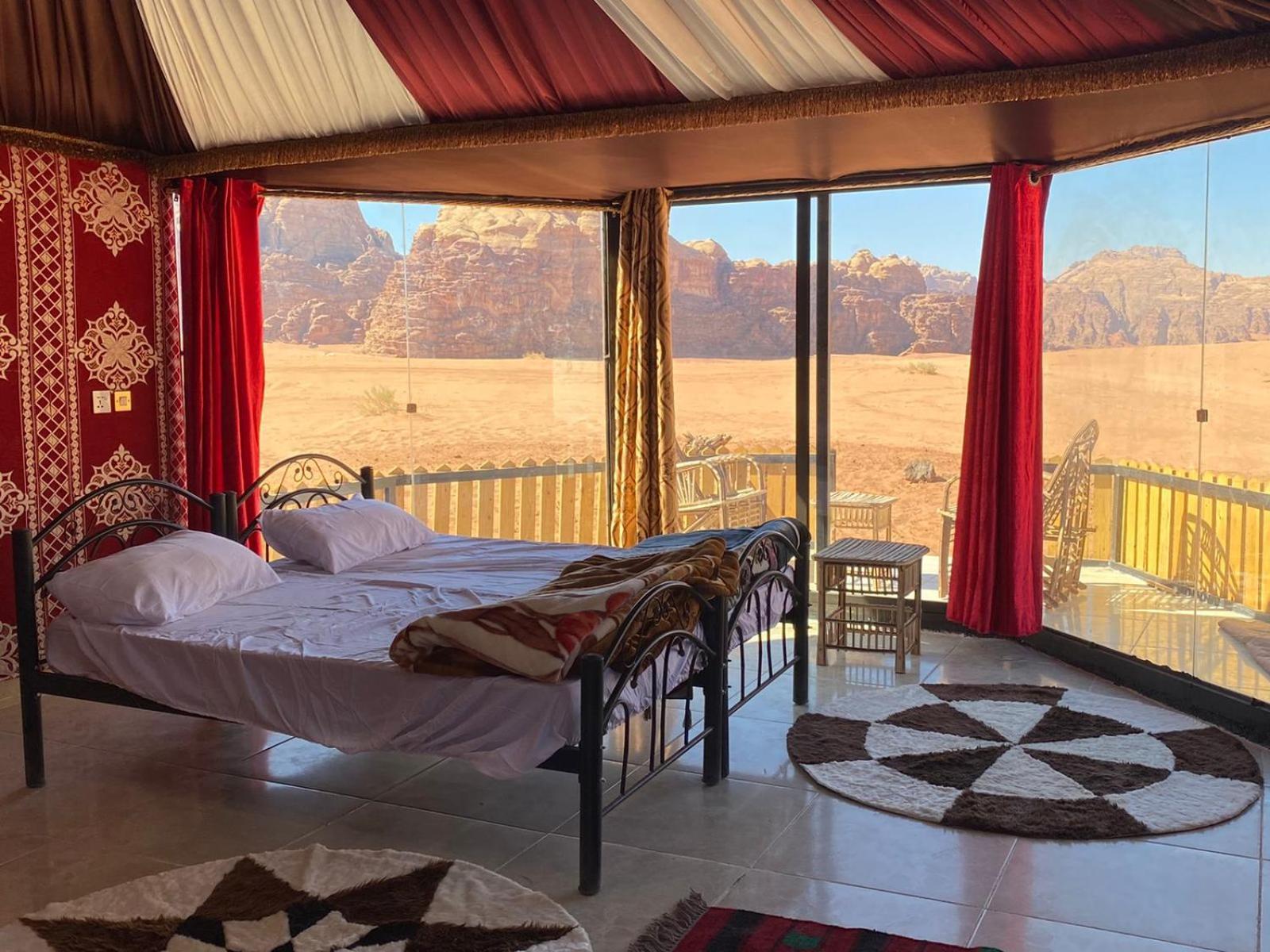 Hotel Bedouin Tours Camp à Wadi Rum Extérieur photo