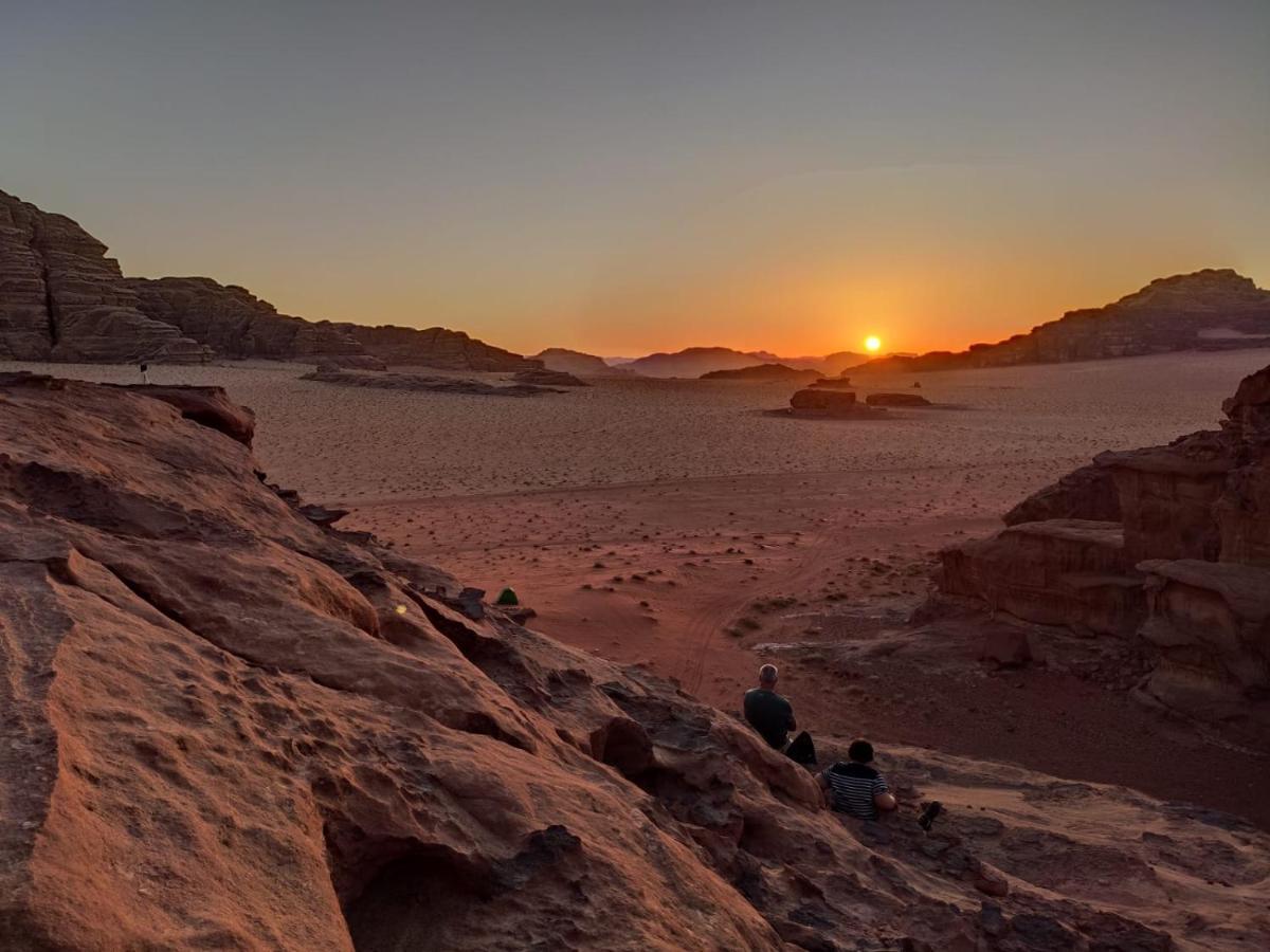Hotel Bedouin Tours Camp à Wadi Rum Extérieur photo