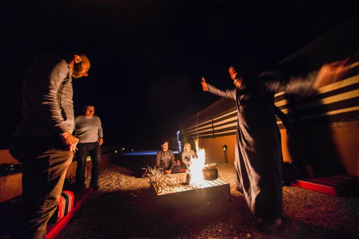 Hotel Bedouin Tours Camp à Wadi Rum Extérieur photo