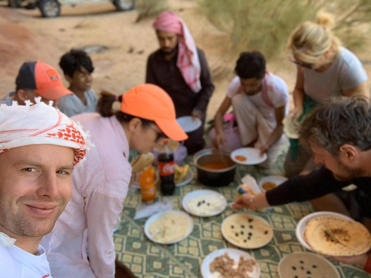 Hotel Bedouin Tours Camp à Wadi Rum Extérieur photo